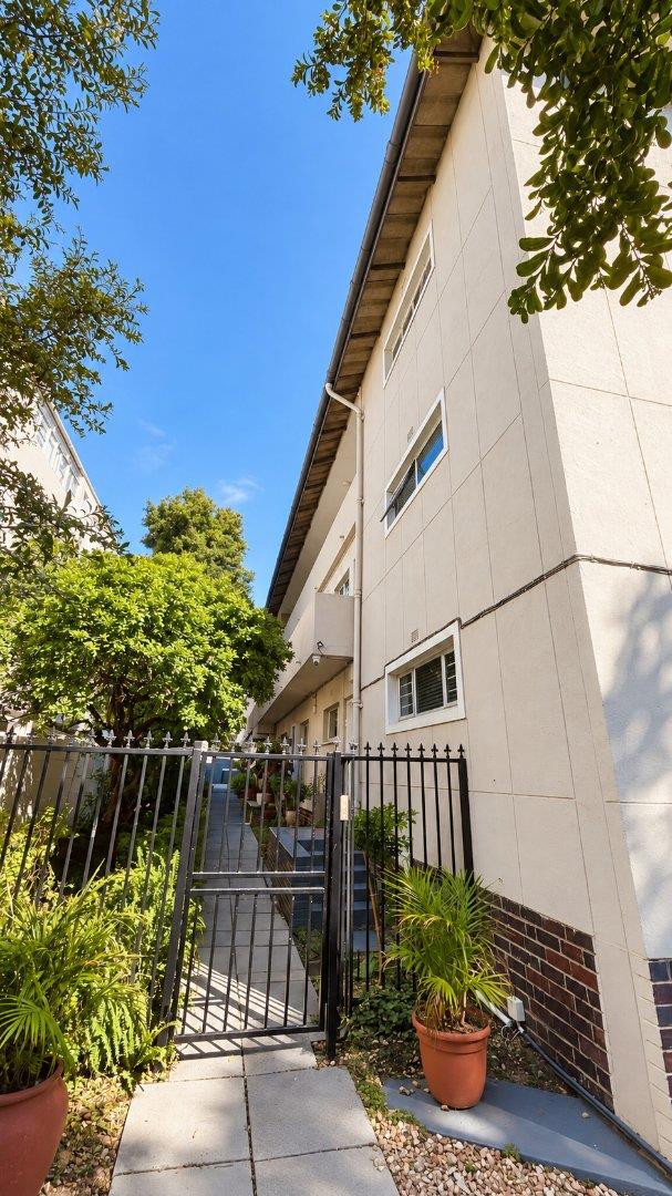 1 Bedroom Property for Sale in Green Point Western Cape